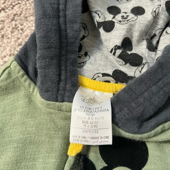 GUC Disney Store Mickey Oh Boy! Matching Sweat Suit size 2T and highstops size 7